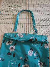 Creating my way to Success: Shopping bags from bedding - an upcycle ...