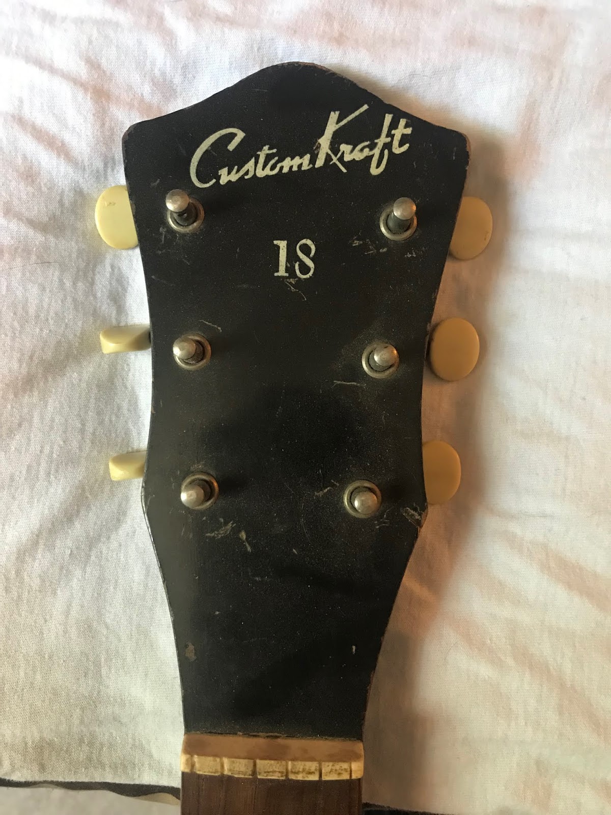 Identifying and Dating Harmony Guitars The Amateur Luthier