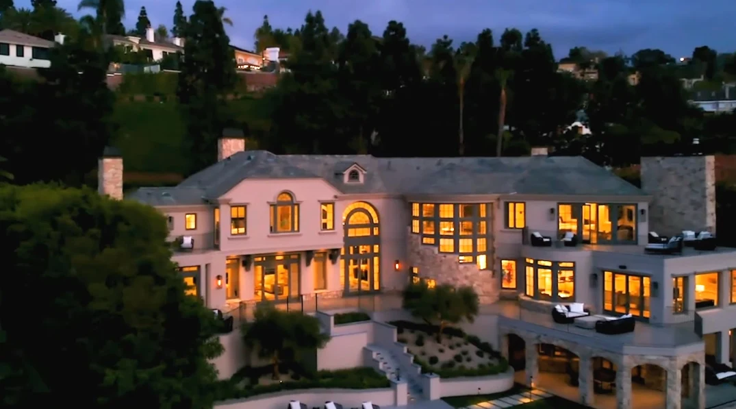36 Photos vs. Tour Marshmello's $10 Million Los Angeles Mansion Interior Design