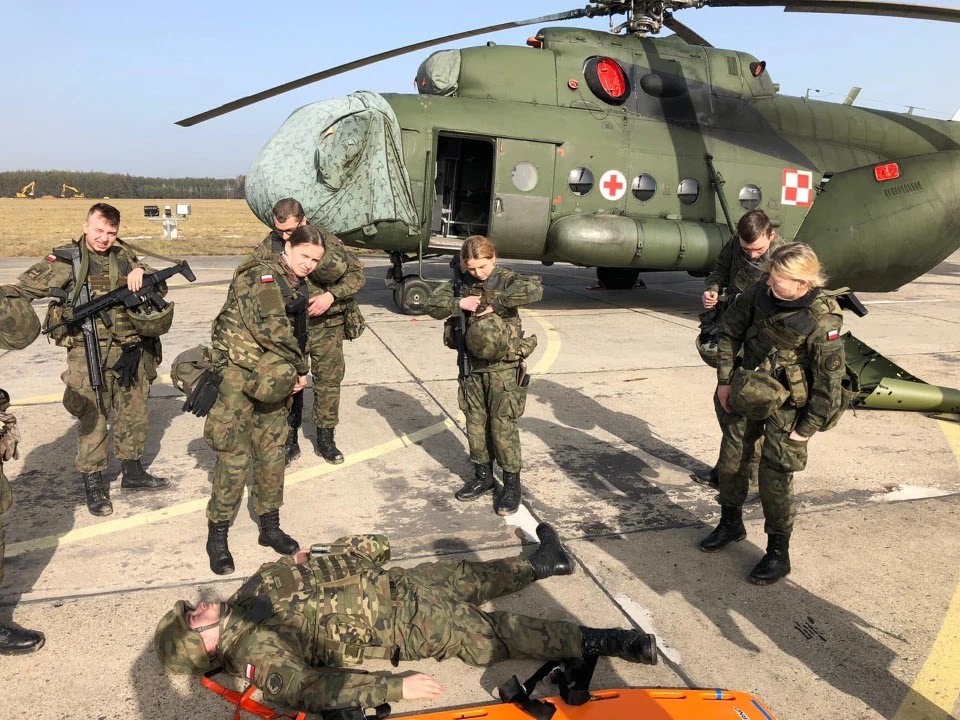 Польська тероборона тренується  аеромедичній евакуації
