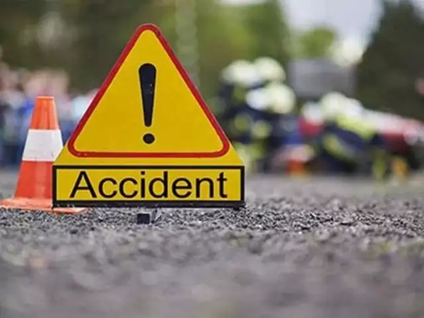 Riyadh, News, Gulf, World, Accident, Injured, Vehicles, Students, Teachers, Hospital, Road, 16 injured in Saudi road accident