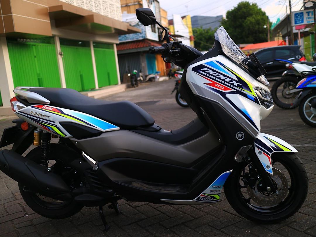 Modifikasi Nmax 155 Warna Putih Polos, Metalik, Mutiara, Doff, Original