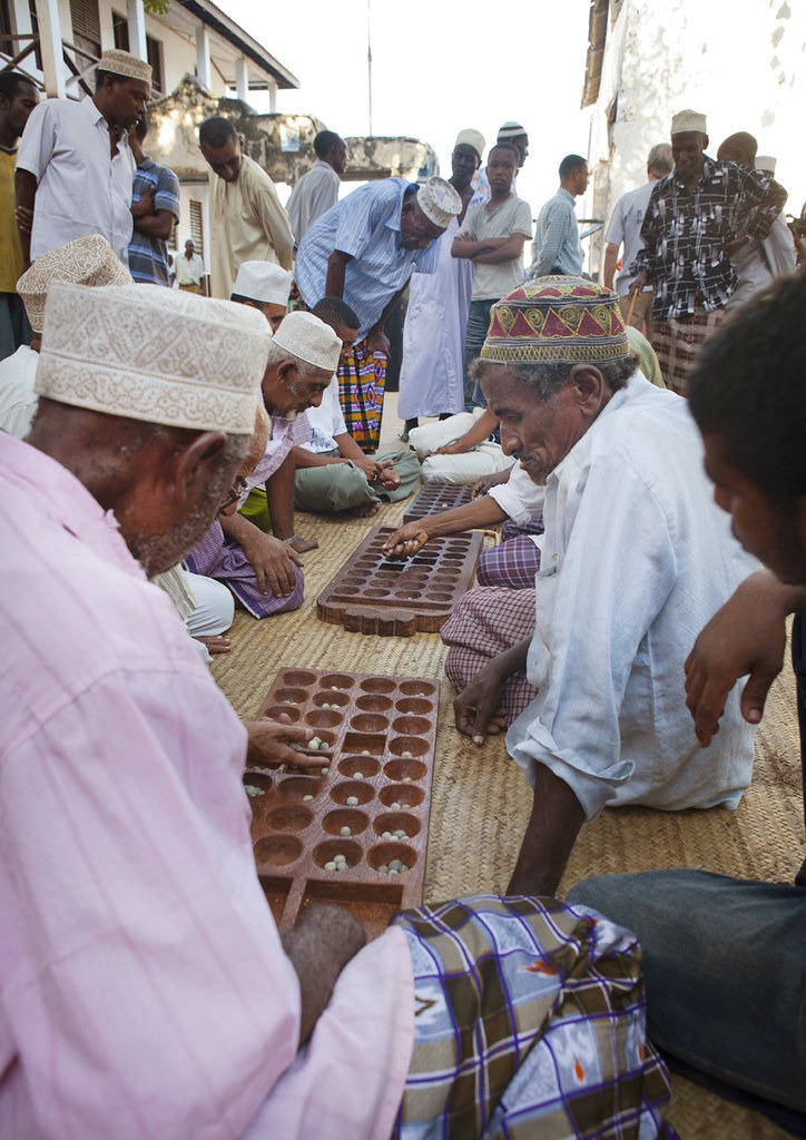 gmt me ajudaaaaa , ANOTE ABAIXO AS PRINCIPAIS REGAS DESSES JOGOS DAMA  TRILHA MANCALA ​ 