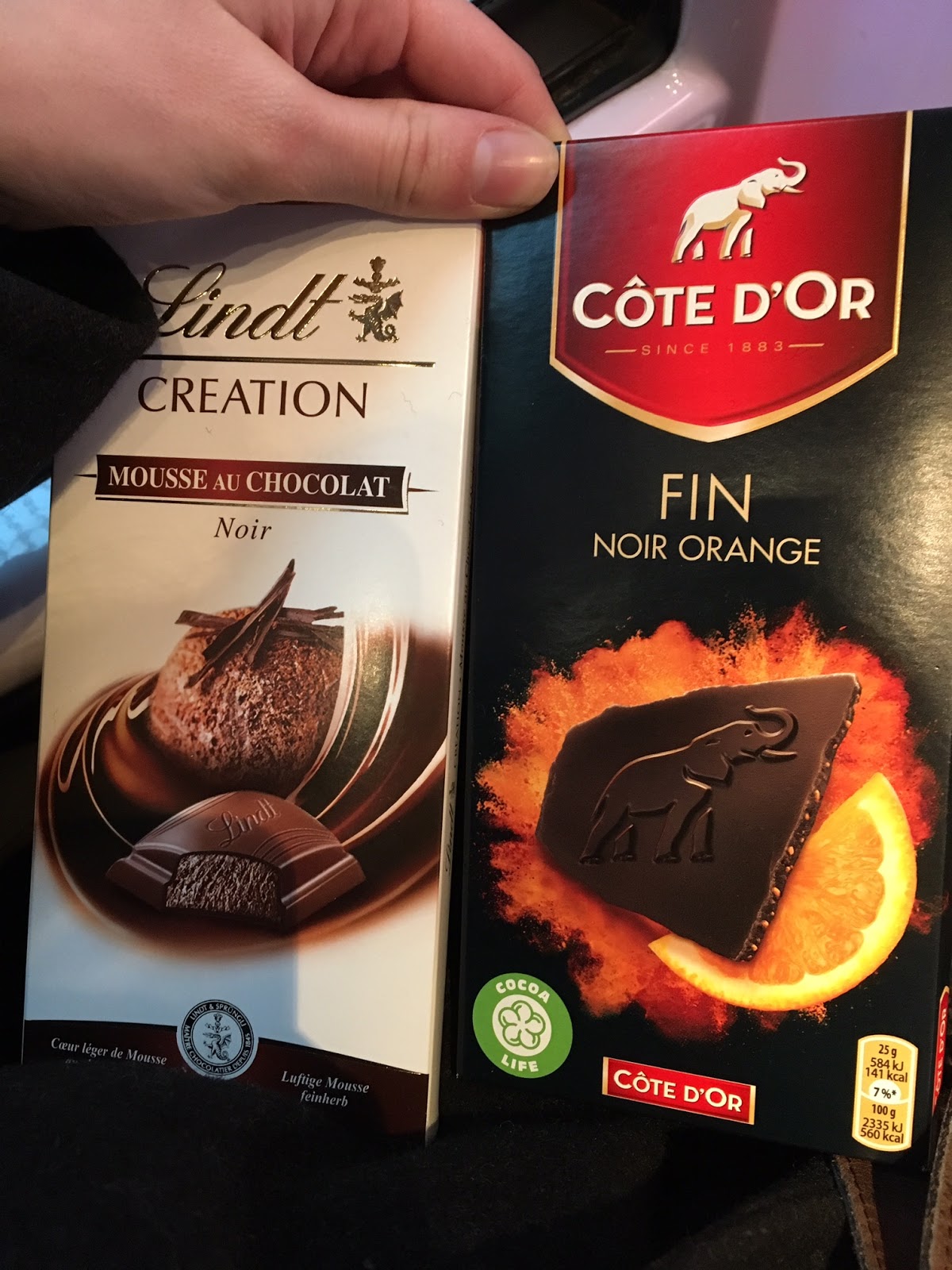Lindt Création Le Coulis de Chocolat Noir 70% Cacao Intensément