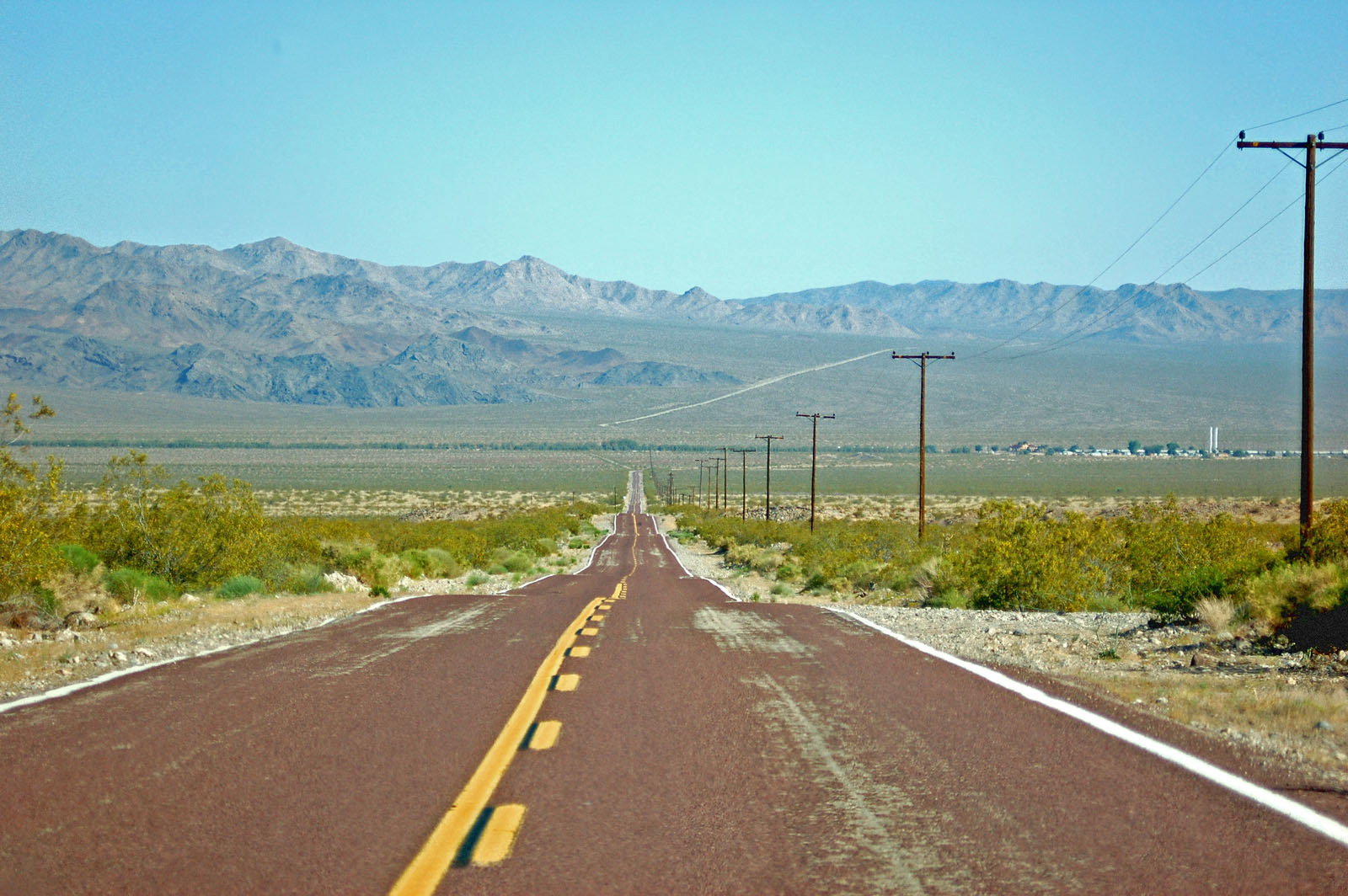 THUMBNAIL TRAVELER Pic of the Day Kelbaker Road