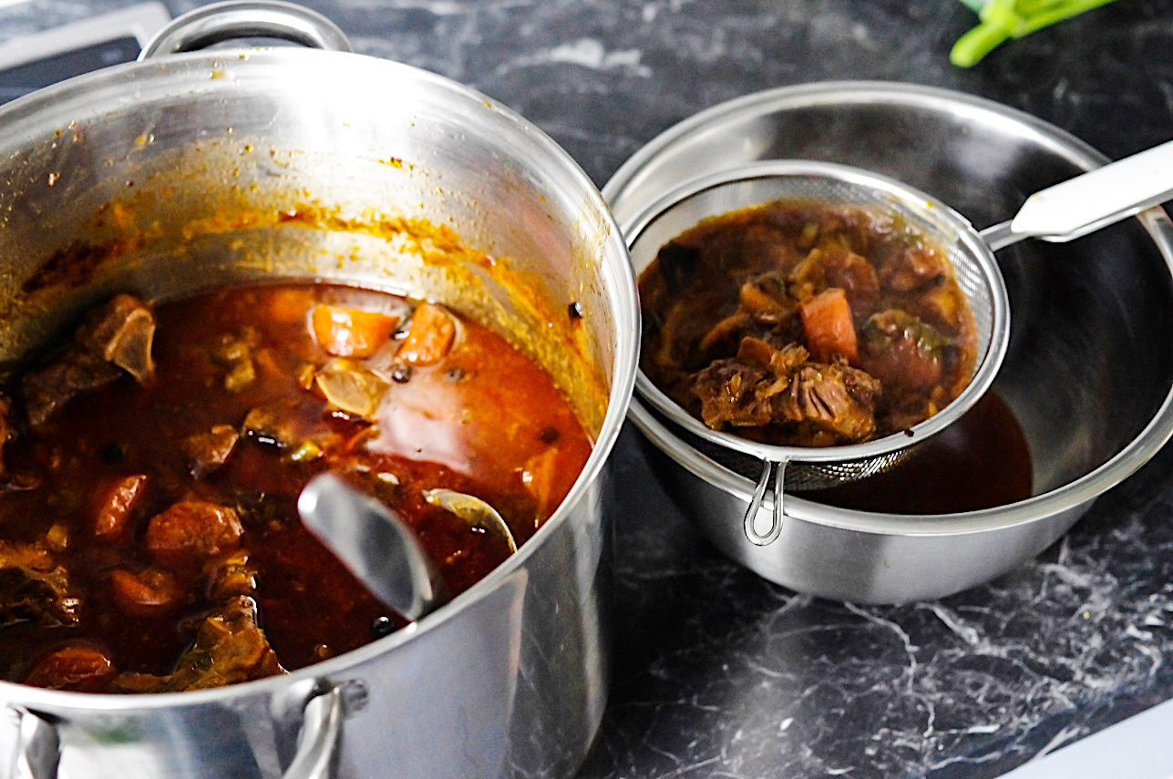 stuttgartcooking: Braune Grundsoße ( ergibt etwa 1 bis 1 1/2 lt ... stuttgartcooking: Braune Grundsoße ( ergibt etwa 1 bis 1 1/2 lt ...