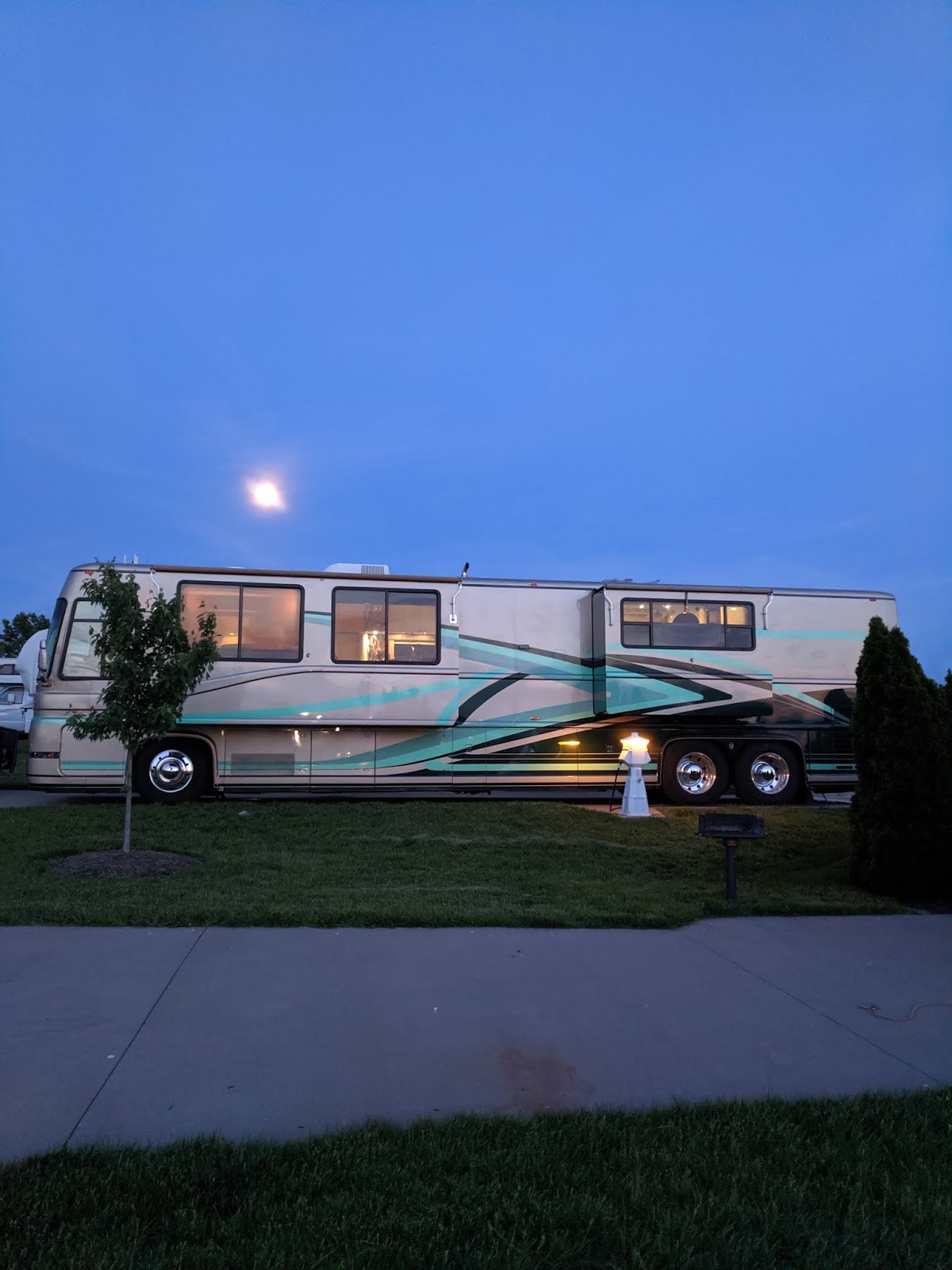 Rick's Picks Worlds of Fun Village & RV Park, Kansas City, MO