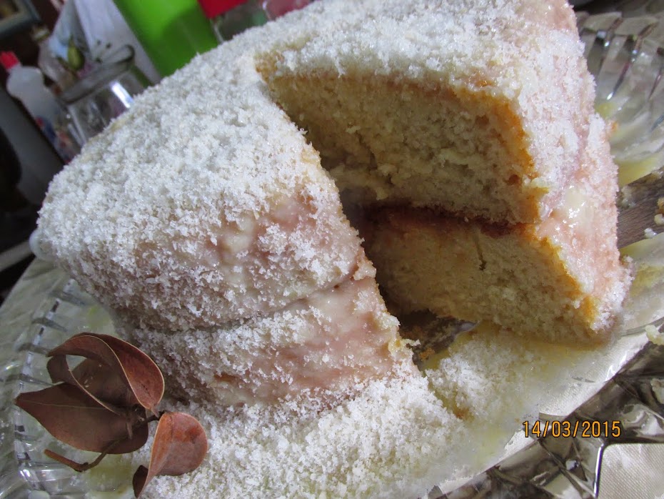 DELICIAS DA NECA MACHADO > BOLO DE COCO COM RECHEIO DE CUPUAÇÚ