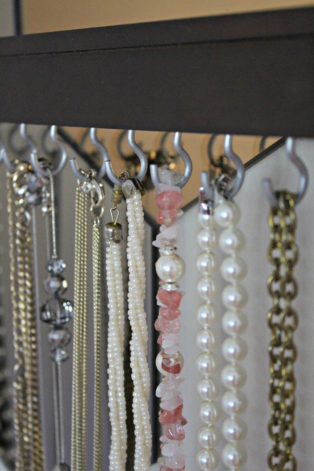 DIY Necklace Organizer/Frame Best of Wardah