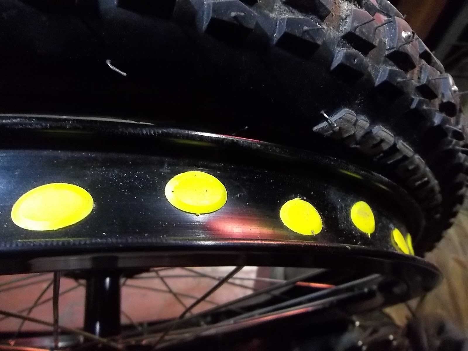 Utility Cycling Technology Tire liners expose'