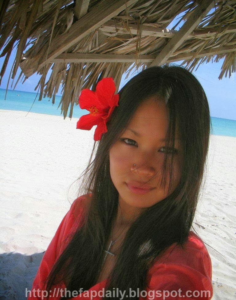 Sweet Pinoy Girl At The Beach Philippines Blog Pilipinas B