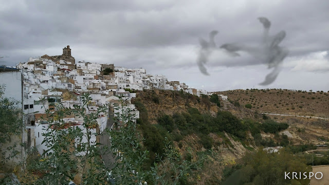 nube fantasmagórica en arcos de la frontera en cadiz