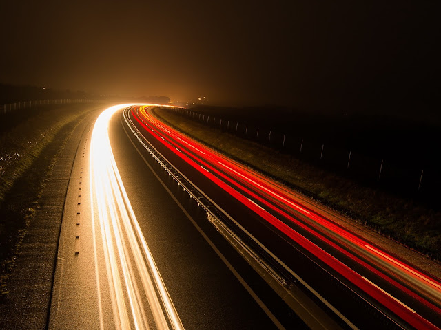 Road-light-lines-night_1920x1440.jpg