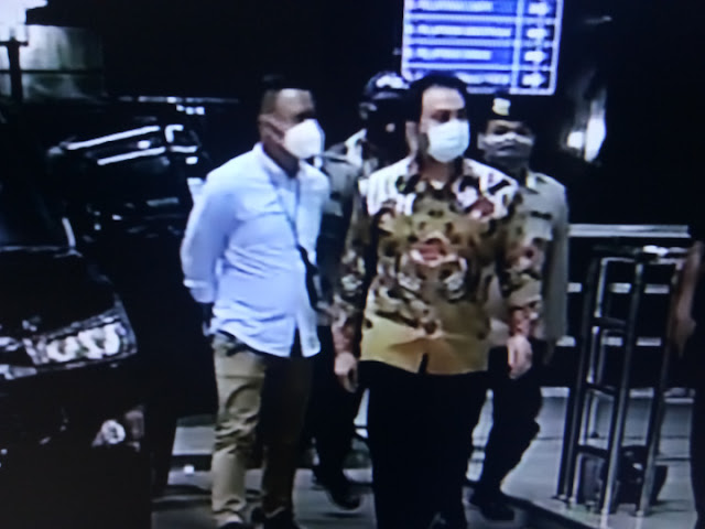 BREAKING NEWS, Azis Syamsuddin Wakil Ketua DPR Dijemput Paksa KPK