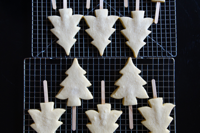 How to make Christmas Tree Cookie Pops | bakeat350.net