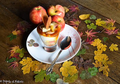 Verrines aux pommes confites et au caramel beurre salé ©Popote et Nature Verrines aux pommes confites et au caramel beurre salé ©Popote et Nature