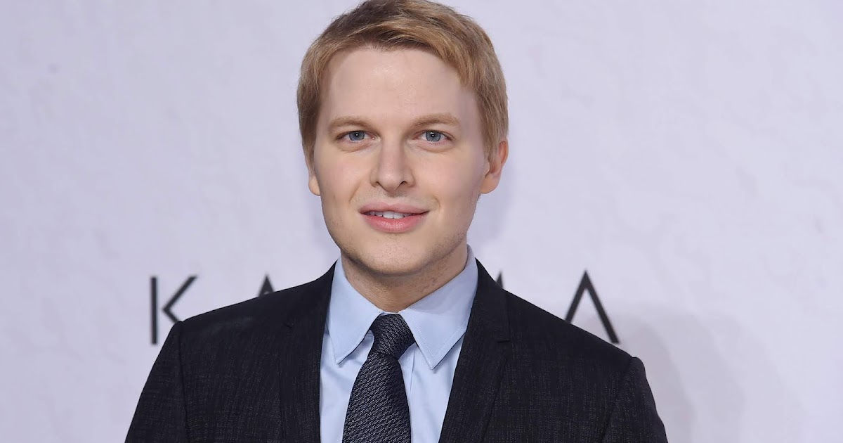 The Raving Queen: Let's Talk About Ronan Farrow!!!!!!!!!!!!!!!!!!!!