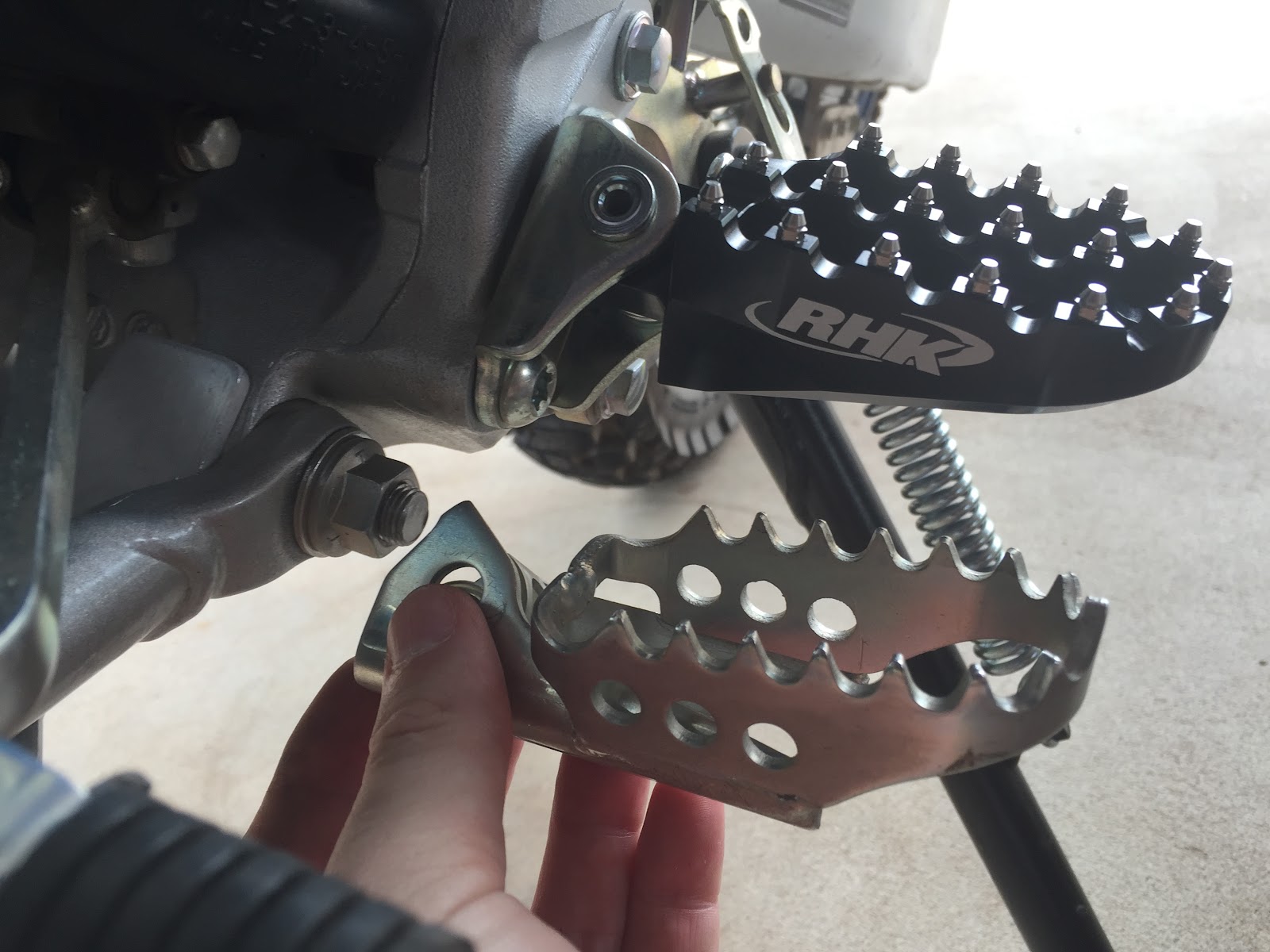WR250R 2015 Build and Adventures RHK Footpeg install and review