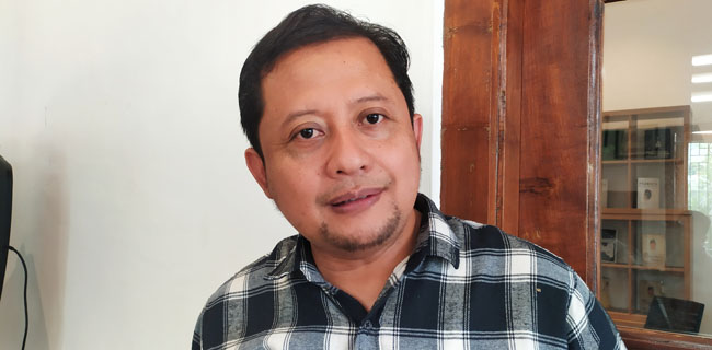 Ubedilah Badrun: Harus Diakui Kinerja Mayoritas Menteri Buruk, Seburuk Kinerja Presidennya! Ubedilah Badrun: Harus Diakui Kinerja Mayoritas Menteri Buruk, Seburuk Kinerja Presidennya!