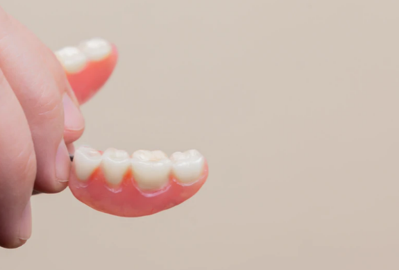 (NEW) Inilah Arti Mimpi Memiliki / Pakai Gigi Palsu Yang