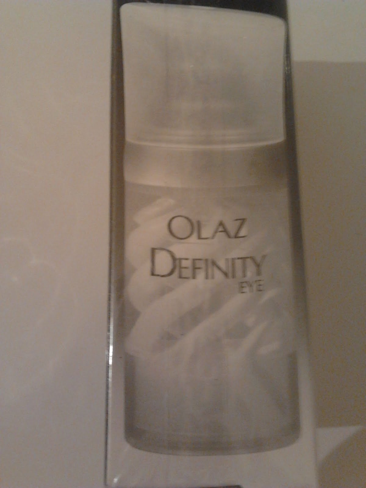 Hainutze minunate !!! Olay Definity eye illuminator 15 ml REDUCEREEE!!!!