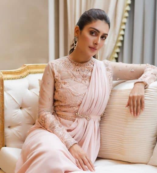 Ayeza Khan Giving Stunning Bridal Goals in her Latest Photoshoot Ayeza Khan Giving Stunning Bridal Goals in her Latest Photoshoot