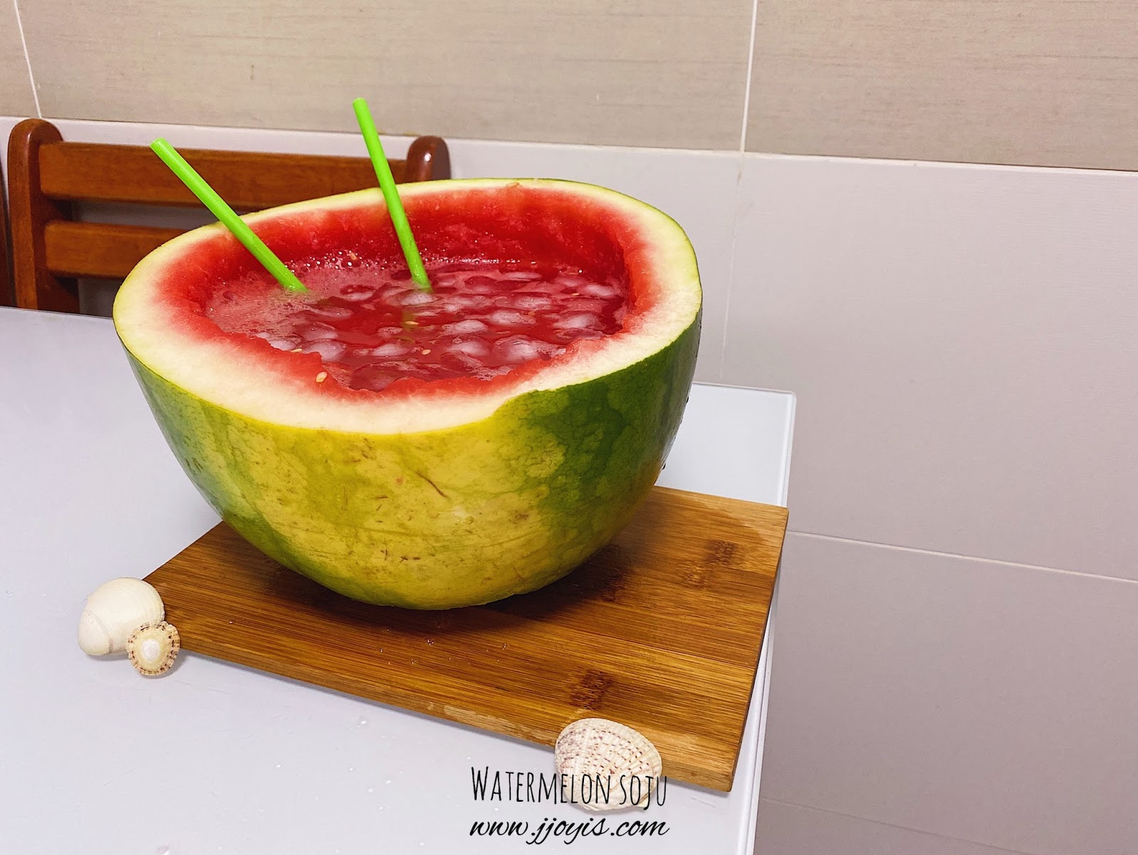 homemade, watermelon soju, unflavoured soju, watermelon vodka, easy recipe, subak soju, subak-soju, watermelon bowl, chilled, cold, ice