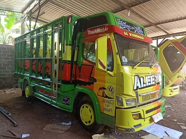 Truck Canter Mbois Cakep Modifikasi di Karoseri Bak Truk Irsyad Putra