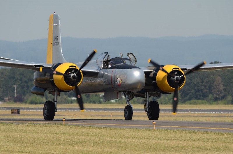 б-26 мараудер. 24 a 25 b 26 c. 24 a 25 b 26 c. B-25j mitchell 1/48 revell. B-26b invader кабина бомбард.