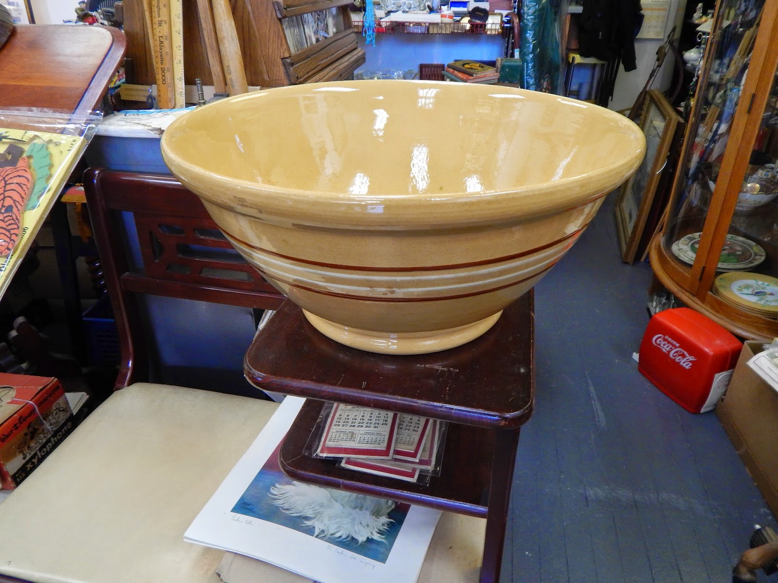 13909 Antiques Vintage Large 1940s Yellow Ware Mixing Bowl
