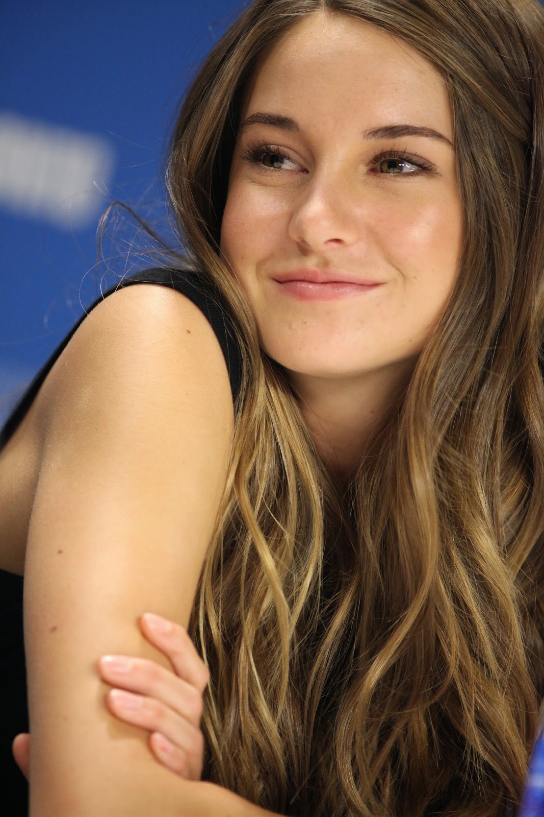 Shailene Diann Woodley HD Pictures HD HD Wallpapers of Shailene