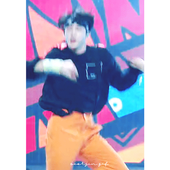 9946814C5B16D1340C.gif