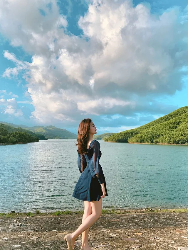 Á khôi Sinh viên sở hữu vòng eo vạn người mê Á khôi Sinh viên sở hữu vòng eo vạn người mê