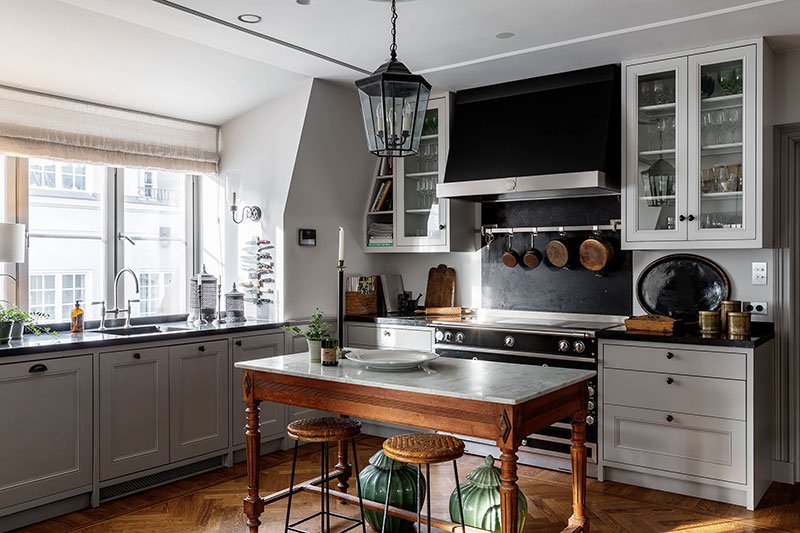    ogromnaya-kvartira-v