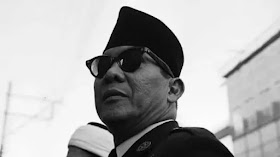 Soekarno: Aku Akan Bekerja Tanpa Bantuan Orang-orang Terpelajar yang Tolol Itu