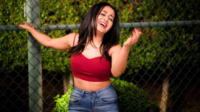 Top 7 Best Neha Kakkar Songs to Listen to While You're Quarantined!