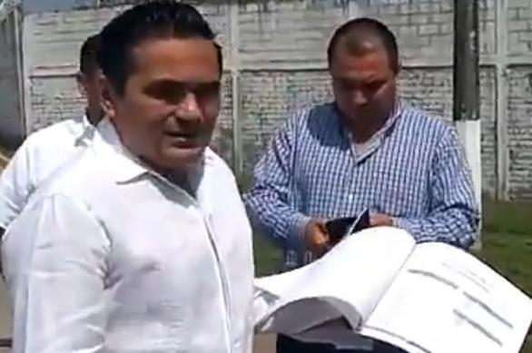 Dejan fuera de reunión de seguridad a Fiscal de Veracruz; lo dejaron en el sol. Noticias en tiempo real