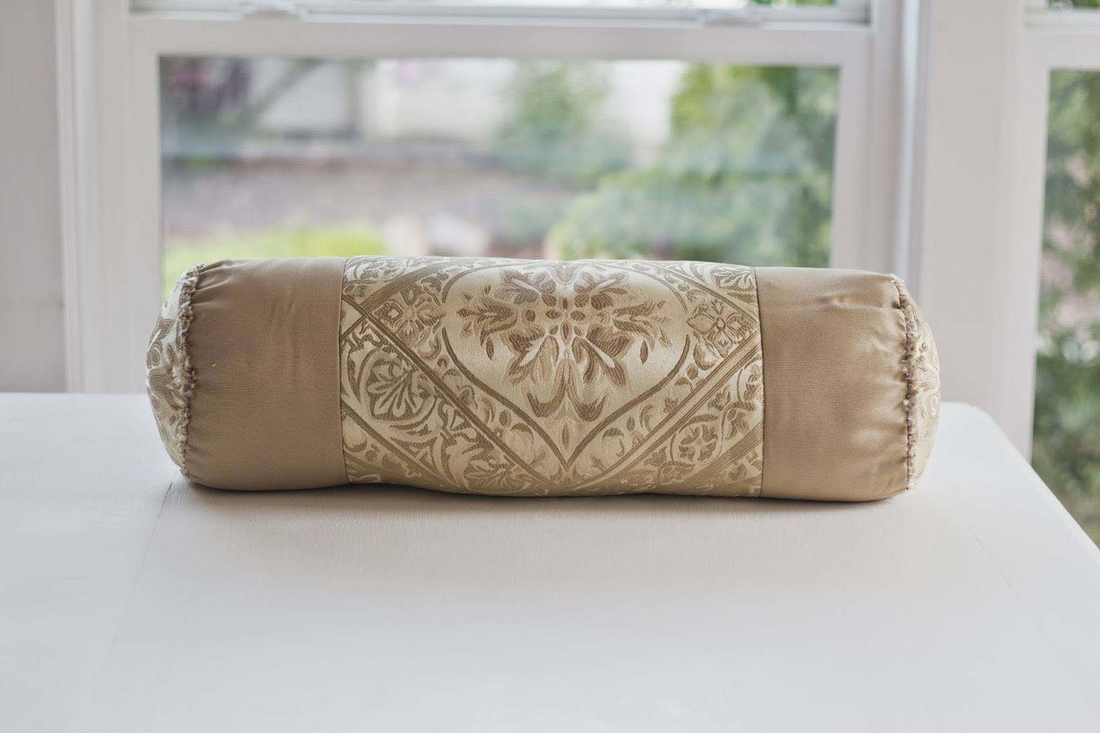 Do It Yourself Divas DIY Pottery Barn Linen Knot Bolster Pillow Cover Do It Yourself Divas DIY Pottery Barn Linen Knot Bolster Pillow Cover