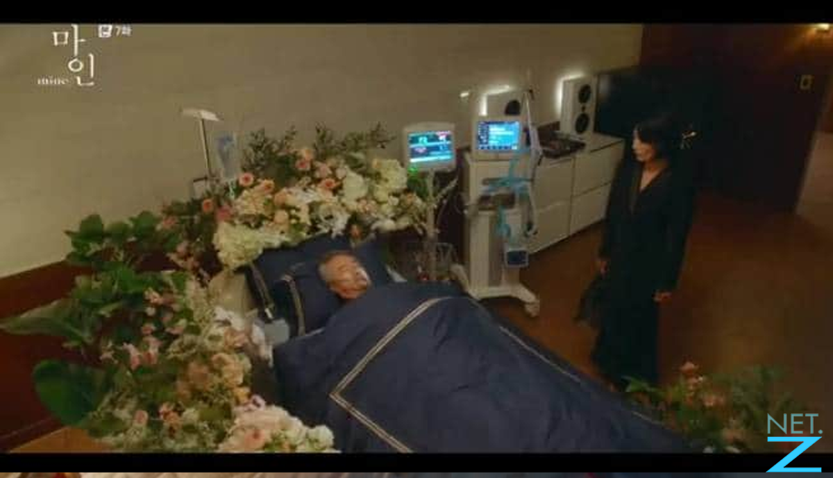 the scene of Seohyun visiting dad after he was examined. Remember their previous conversation.
