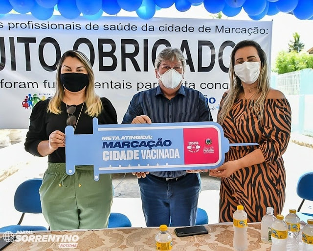João Azevêdo entrega selo ‘Cidade Vacinada’, caminhão do PAA e visita obras de pavimentação de ruas em Marcação