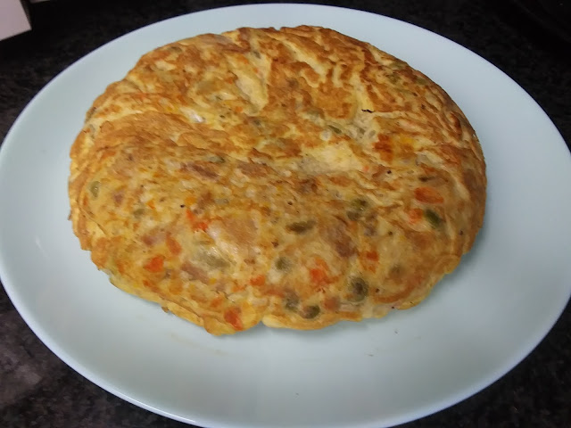 Tortilla de pollo asado con verduras