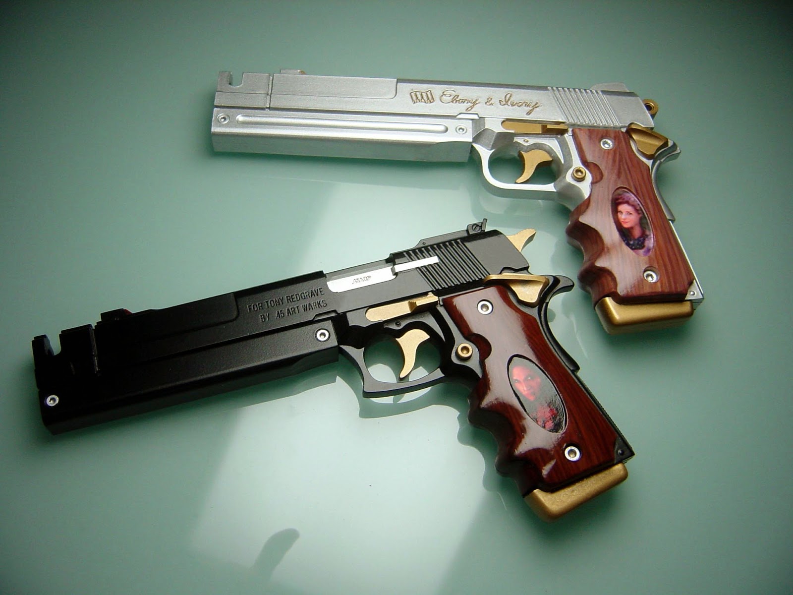 Ebony & Ivory (Devil May Cry), juntas em perfeita harmonia