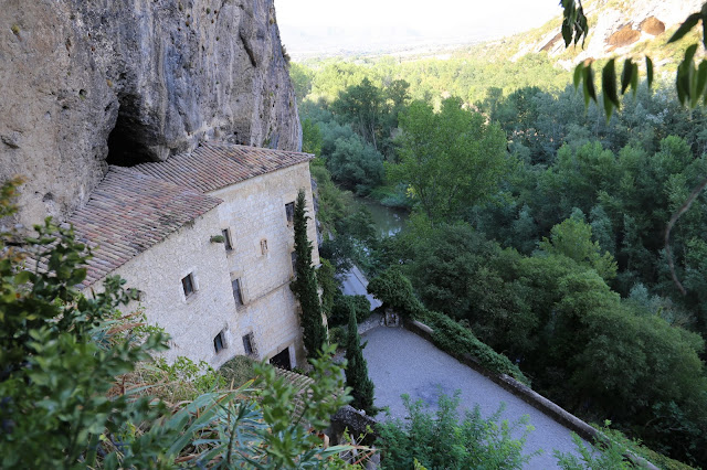 Escapada romántica al pueblo medieval de Montsonís y su castillo