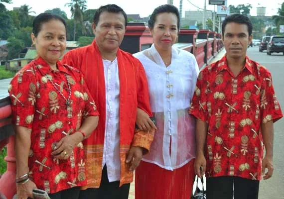 Gambar Pakaian Adat Maluku baju cele