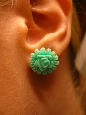 cabochon flower earring