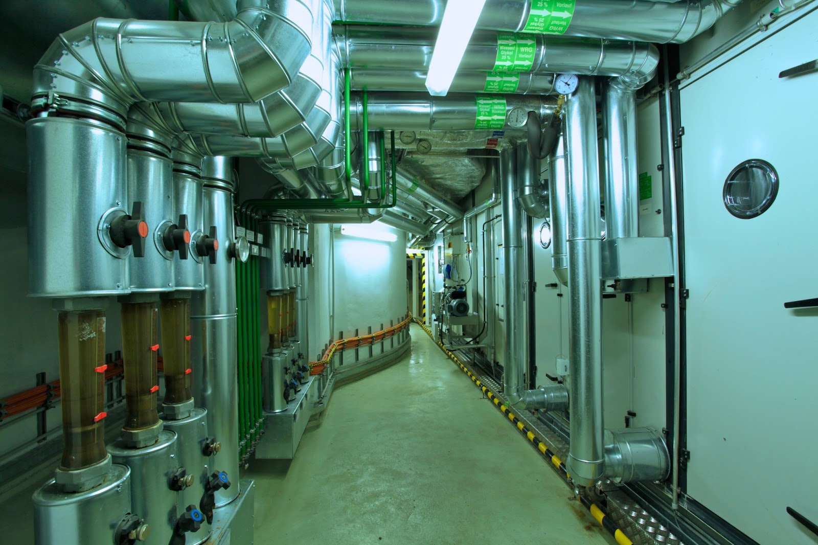 © Automotiveblogz Inside BMW Headquarters Fourcylinder tower Photos