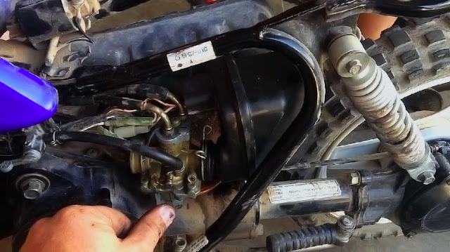 Yamaha PW50 Carburetor Removal