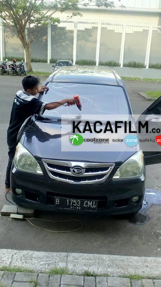 Toko Kaca Film Mobil Panther Jakarta Barat