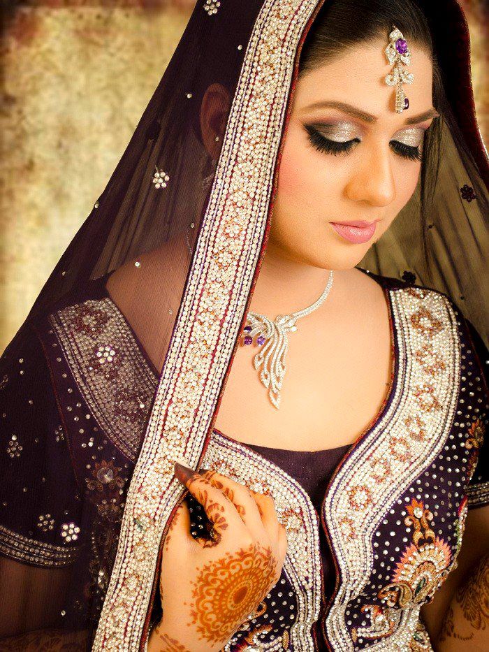 Pakistani Bridal Dresses 2014 for Walima In Red and White for Barat