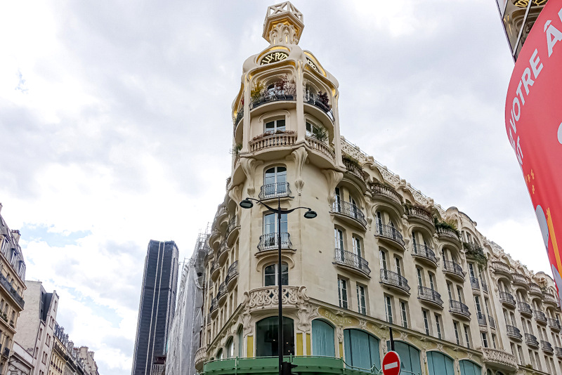 Paris L'immeuble Félix Potin du 140 rue de Rennes, l'esthétique Art Nouveau de l'architecte